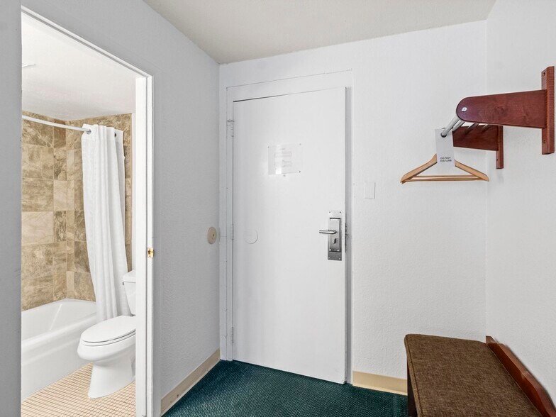 More Photos Of 100 W F St, Casper Hotel For Sale