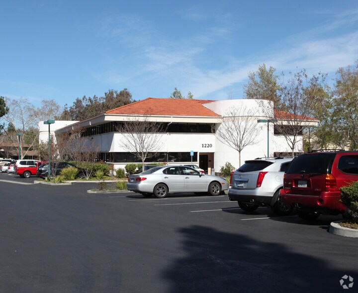 More Photos Of 1220 La Venta Dr, Westlake Village Medical For Lease