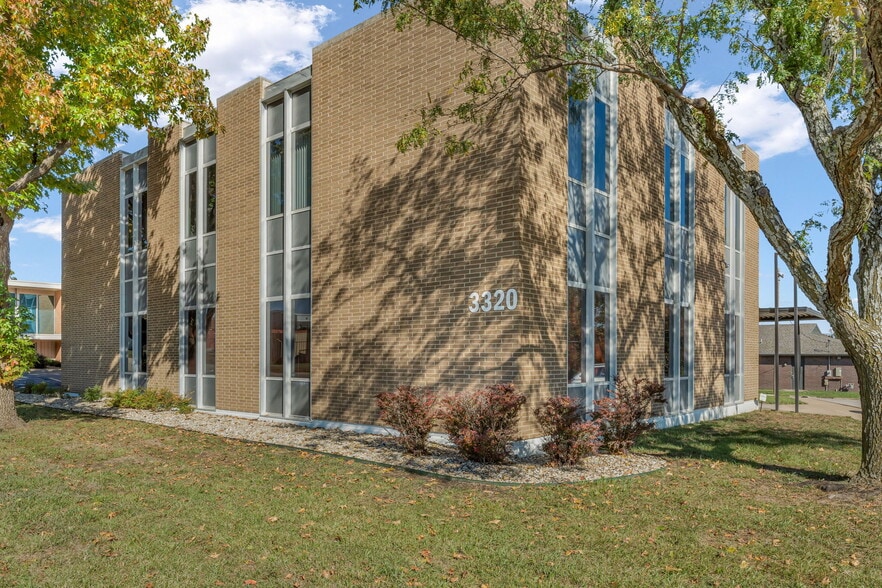 More Photos Of 3320 Sw Harrison St, Topeka Office For Lease