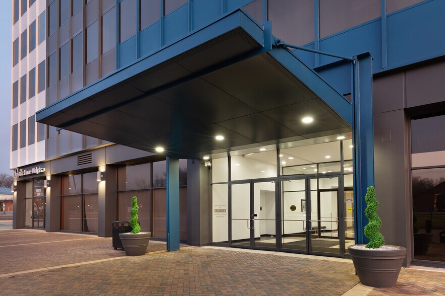 More Photos Of 10210 Greenbelt Rd, Lanham Office For Sale