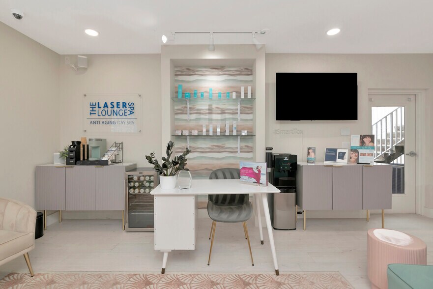 More Photos Of 1345 2nd St, Sarasota Office Residential For Sale