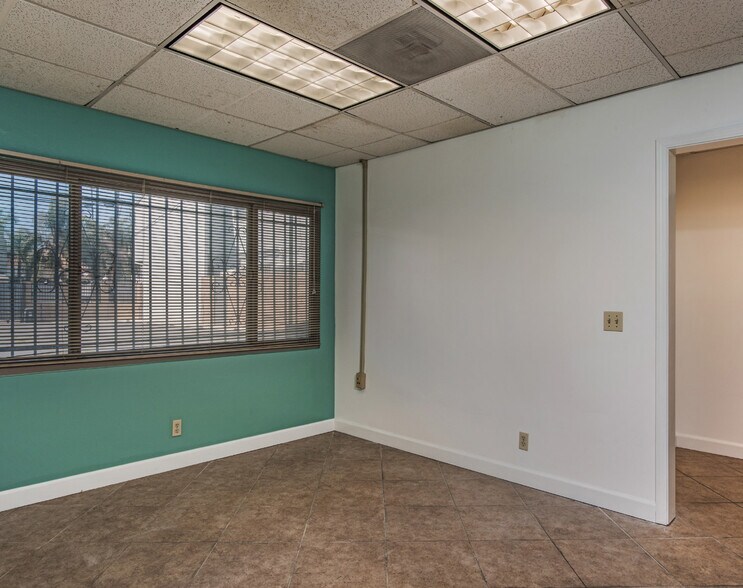 More Photos Of 425-427 Atlantic Ave, Long Beach Office For Lease
