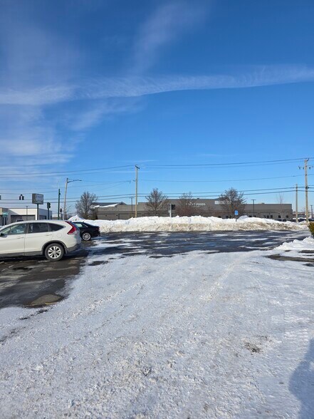 More Photos Of 2010 Eggert Rd, Buffalo Freestanding For Lease