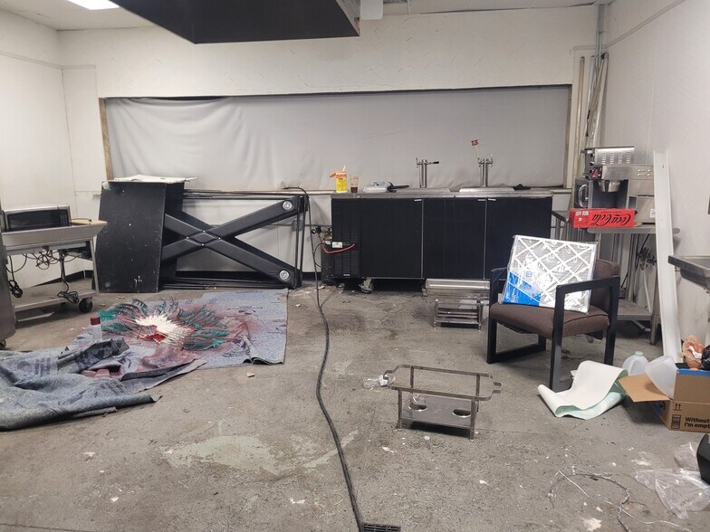 More Photos Of 953 E Sahara Ave, Las Vegas Storefront For Sale
