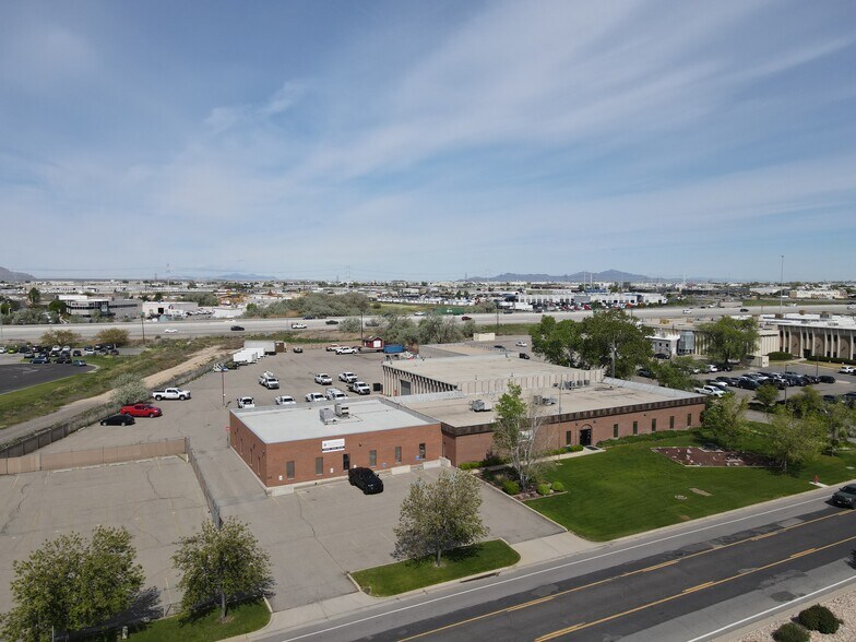 More Photos Of 2370 Decker Lake Blvd, Salt Lake City Office For Lease