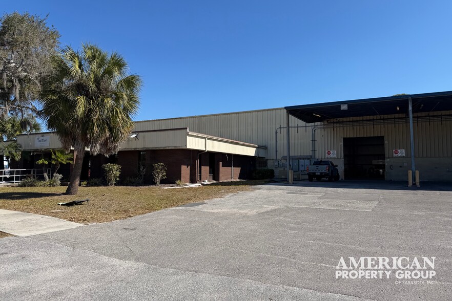 More Photos Of 1800 N East Ave, Sarasota Warehouse For Lease