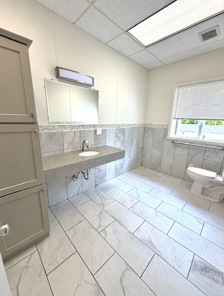 More Photos Of 6538 Baptist Way, East Syracuse Medical For Sale