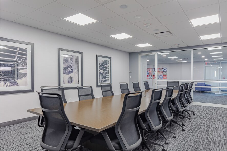 More Photos Of 150 Motor Pkwy, Hauppauge Office For Lease