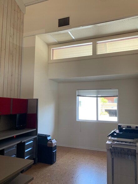 More Photos Of 310 Vista Del Mar, Redondo Beach Loft Creative Space For Lease