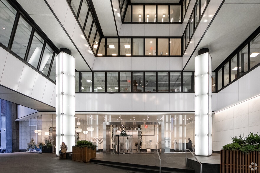 More Photos Of 100 William St, New York Office For Lease