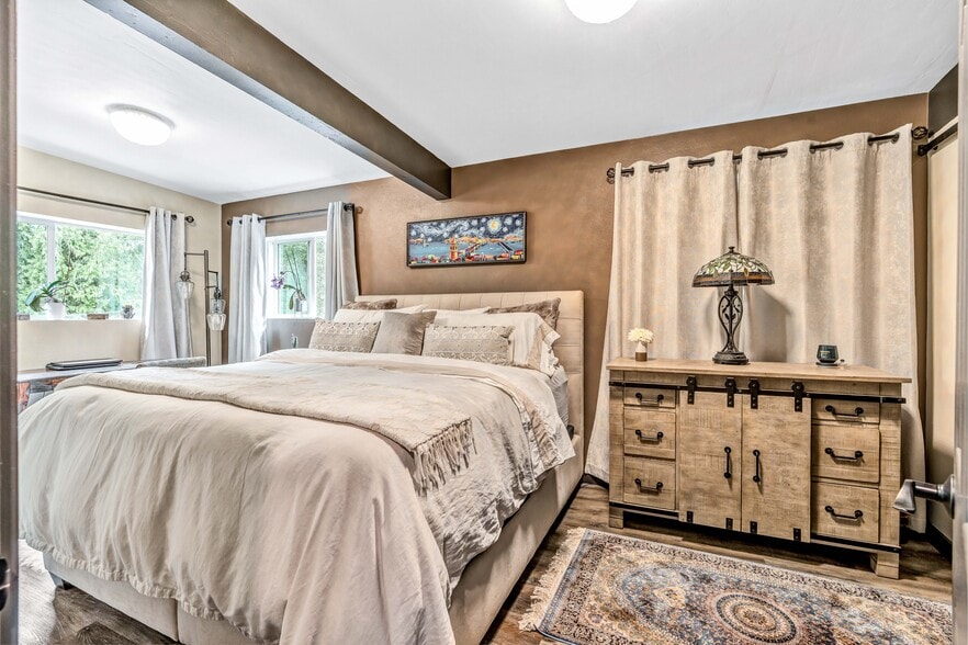 More Photos Of 6729 SE 162nd Ave, Portland Horse Stables For Sale