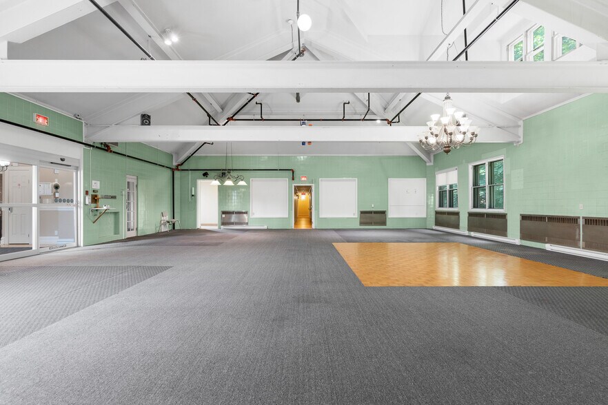 More Photos Of 21 Rue Messier, Mont-saint-hilaire Apartments For Sale