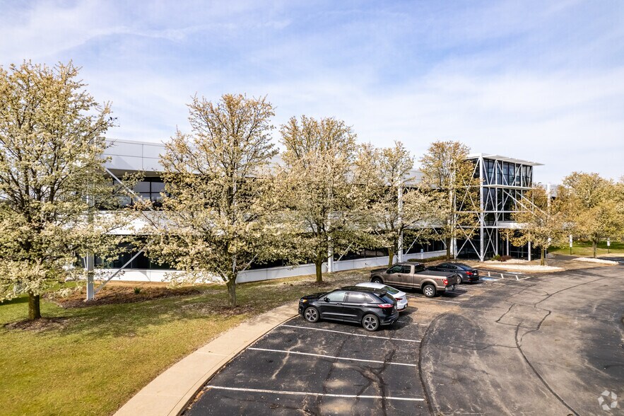 More Photos Of 8 Penn Center West, Pittsburgh Office For Lease