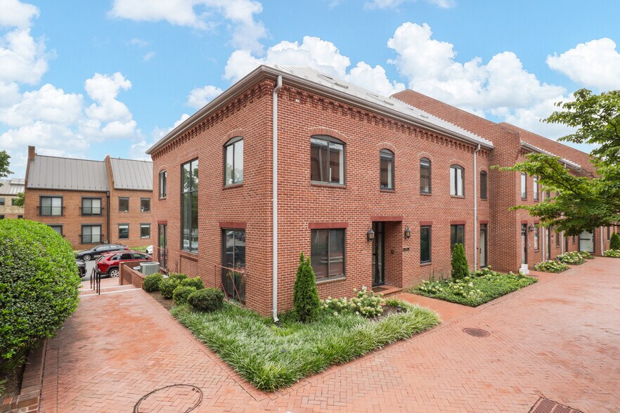 More Photos Of 111 Oronoco St, Alexandria Office For Lease