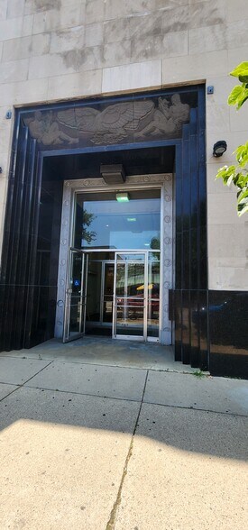 More Photos Of 4001-4015 N Oakland Ave, Shorewood Apartments For Sale