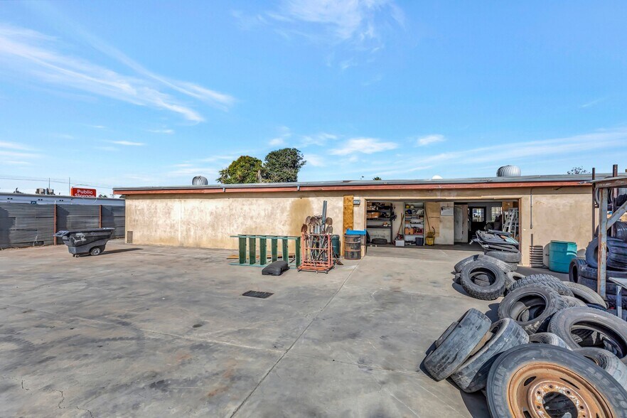 More Photos Of 2365 Main St, Chula Vista Contractor Storage Yard For Lease