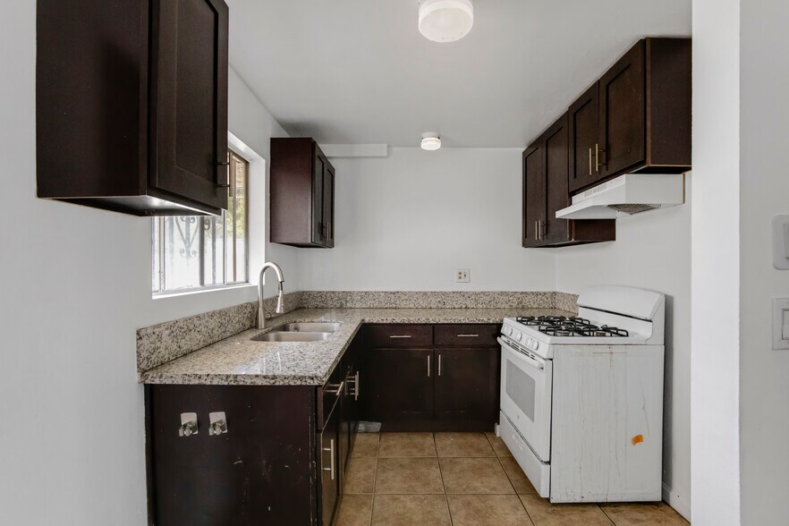 More Photos Of 3405 N Figueroa St, Los Angeles Apartments For Sale