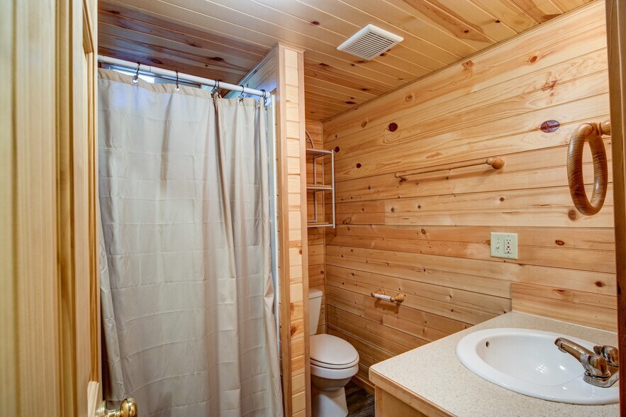 More Photos Of 61011 Cedar Crest Ln, Lakeshore Specialty For Sale