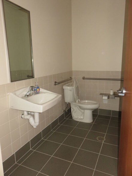 More Photos Of 941 S 9th St, Hamilton Coworking Space