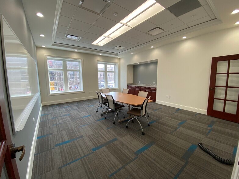 More Photos Of 130 S Union St, Traverse City Office For Lease