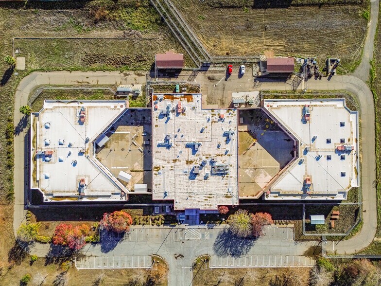 More Photos Of 185 W Gale Ave, Coalinga Correctional Facility For Sale