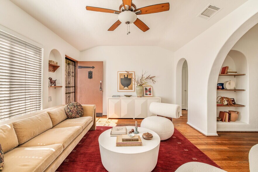 More Photos Of 121 N Avenue 59, Los Angeles Office Residential For Sale