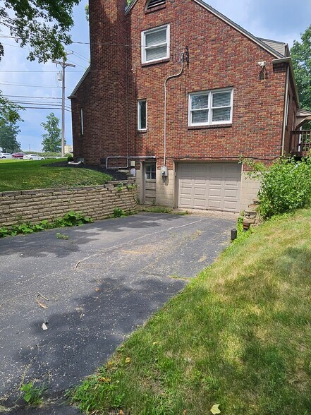 More Photos Of 1272 Dutilh Rd, Cranberry Township Office Residential For Sale