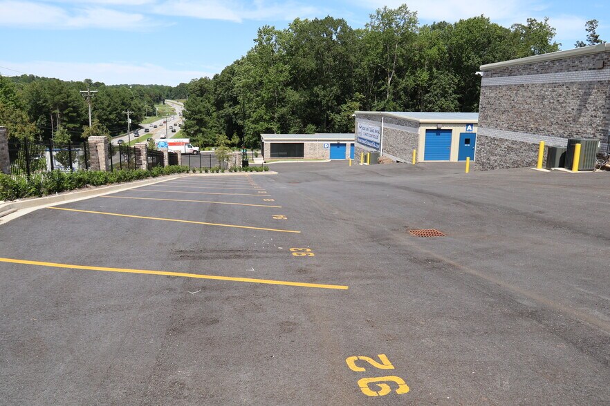 More Photos Of 3625 McEver Rd, Oakwood Self Storage For Sale
