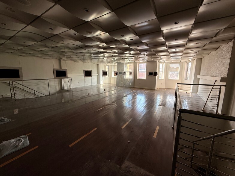 More Photos Of 2479 18th St NW, Washington Storefront For Lease