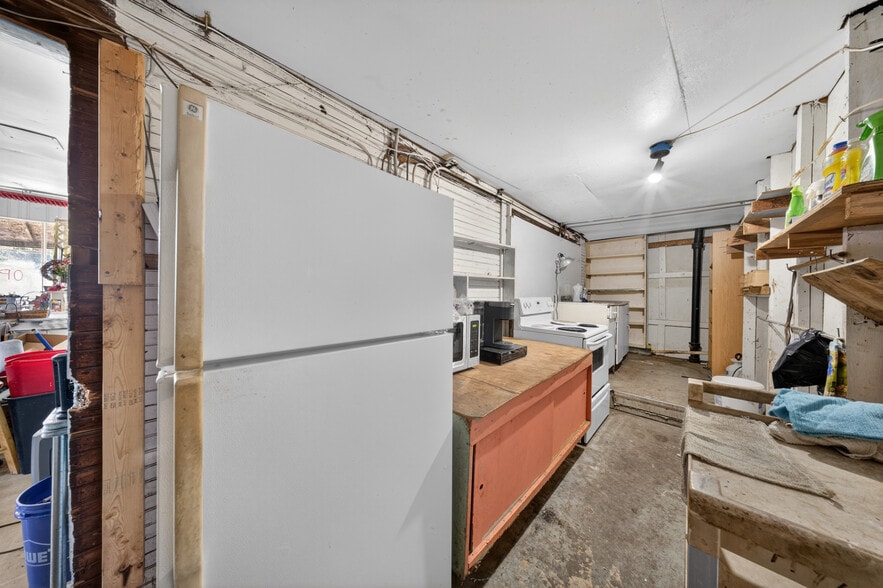 More Photos Of 2561 S DuPont Blvd, Smyrna Freestanding For Sale
