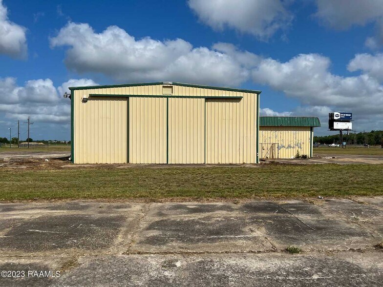 More Photos Of 1112 W 90 Hwy, New Iberia Industrial For Sale