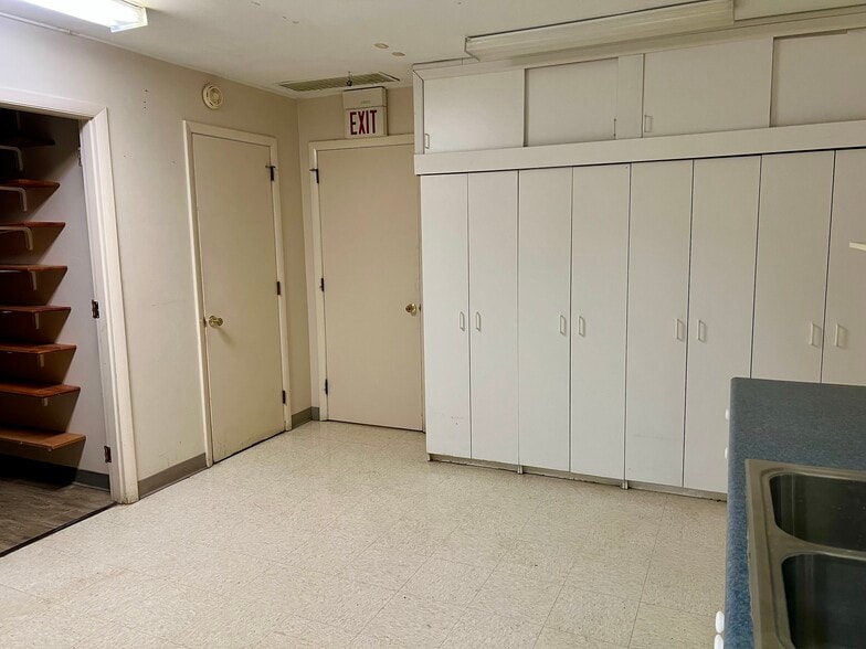 More Photos Of 2000 Dudley Ave, Parkersburg Loft Creative Space For Sale