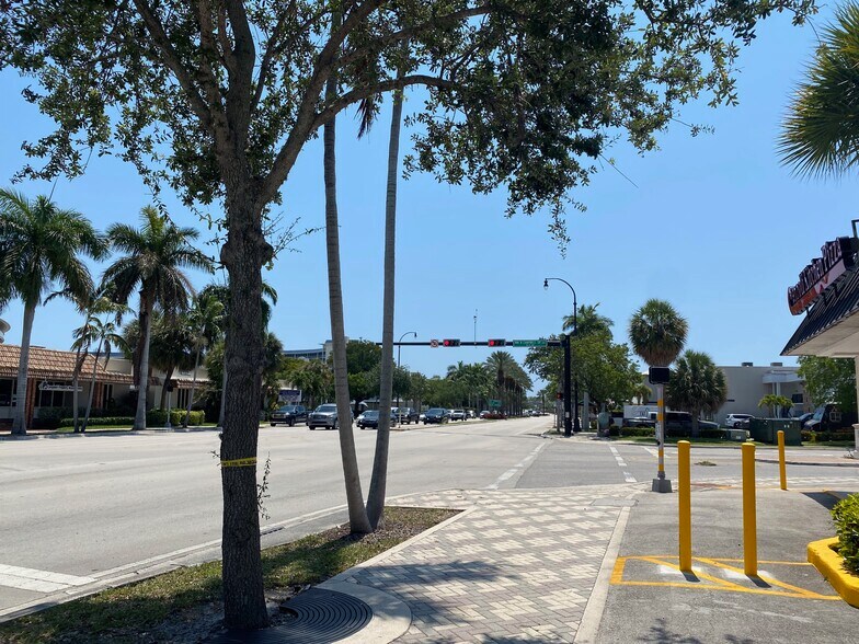 More Photos Of 1136-1140 E Hillsboro Blvd, Deerfield Beach General Retail For Sale