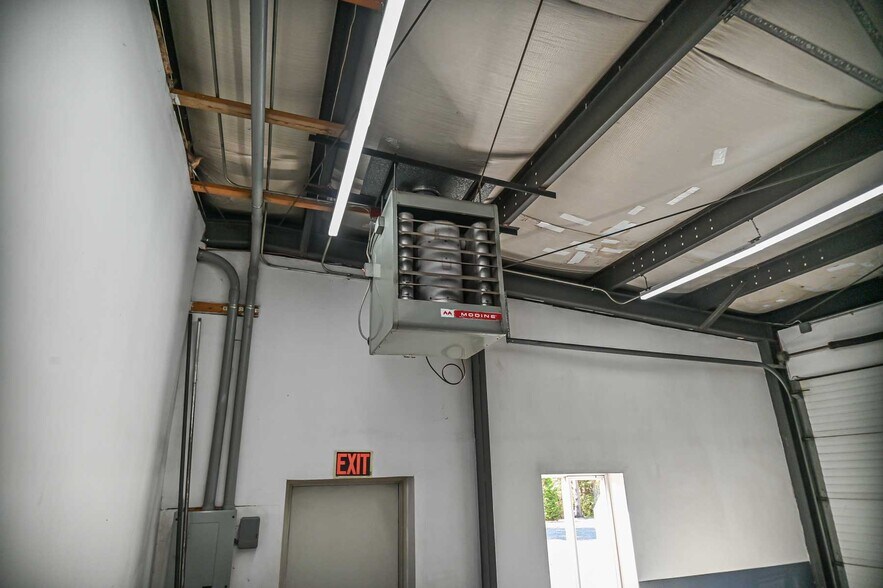 More Photos Of 1100 US ROUTE 1, York Auto Dealership For Sale