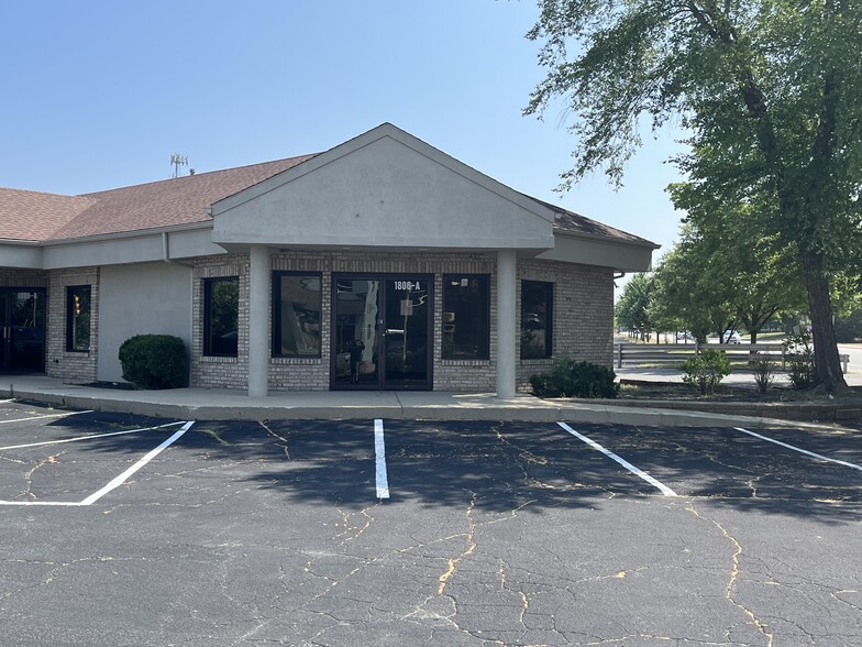 Primary Photo Of 1806 Elmwood Ave, Lafayette Storefront For Lease