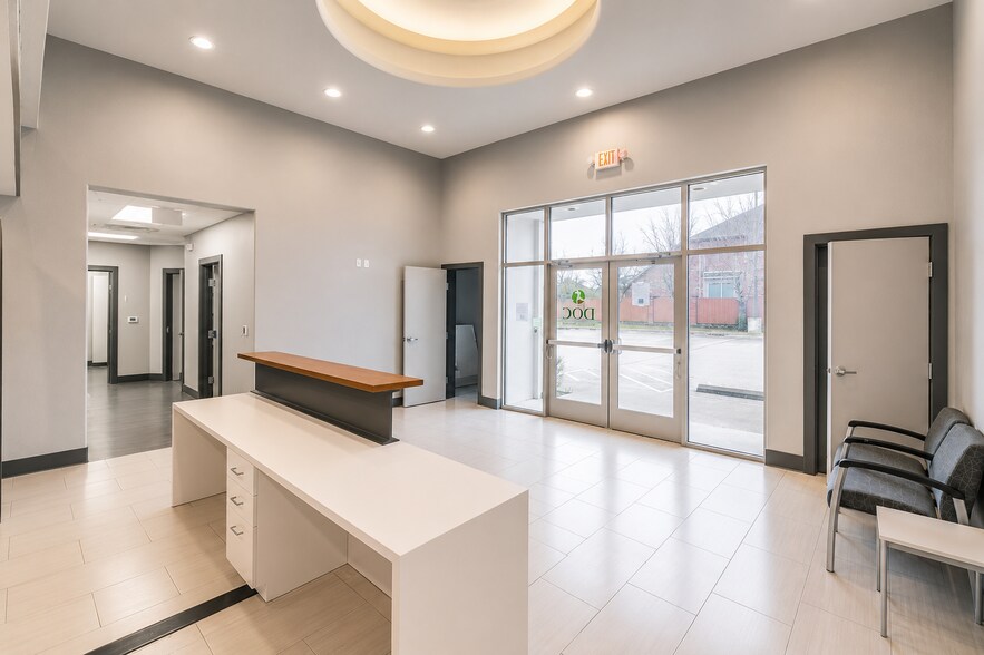 More Photos Of 418 Village Dr, Murphy Medical For Sale