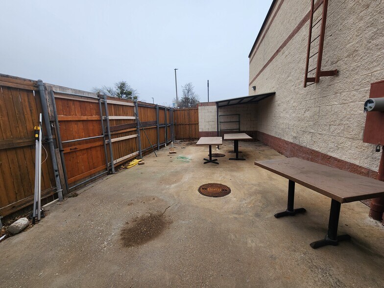 More Photos Of 405 S Central Expy, Allen Restaurant For Sale