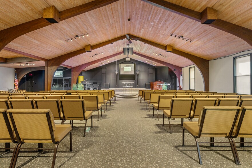 More Photos Of 2450 Pontoon Rd, Granite City Religious Facility For Sale