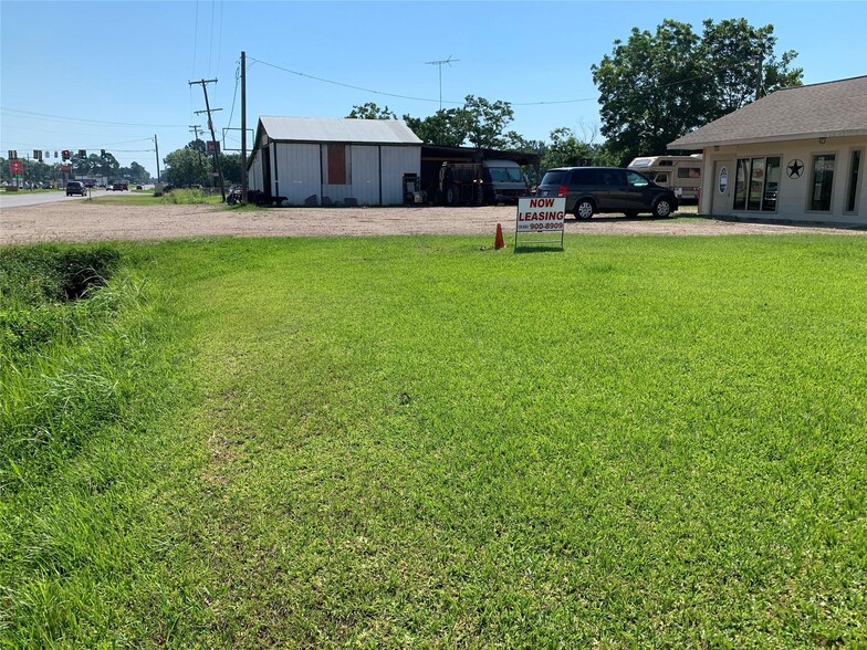 Primary Photo Of 2214 N Main St, Liberty Storefront Retail Office For Lease