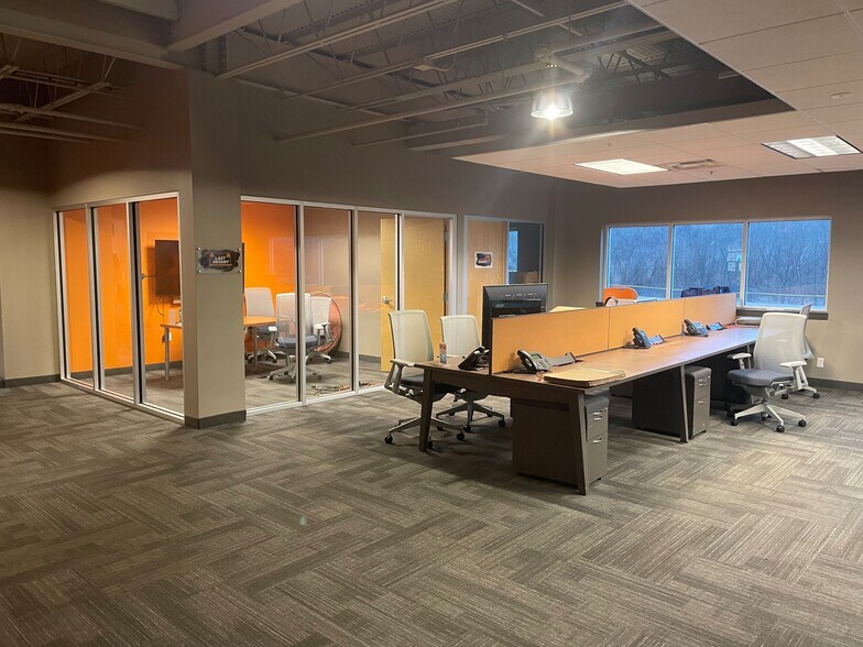 More Photos Of 400 Lapp Rd, Malvern Medical For Lease