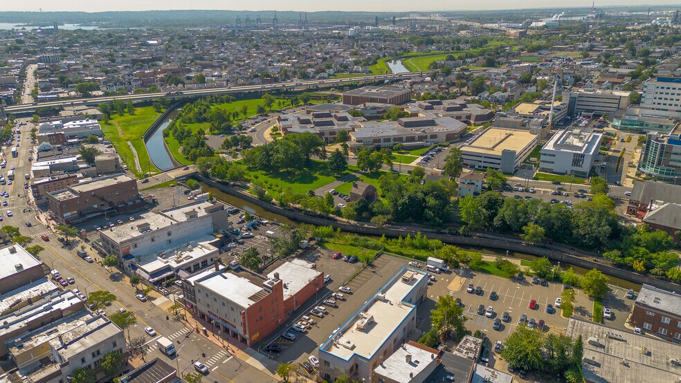 More Photos Of 1144 Elizabeth Ave, Elizabeth General Retail For Sale