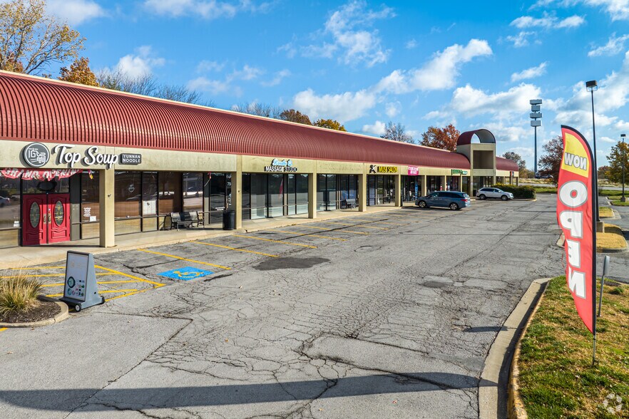 More Photos Of 8030 W 151st St, Overland Park Unknown For Lease