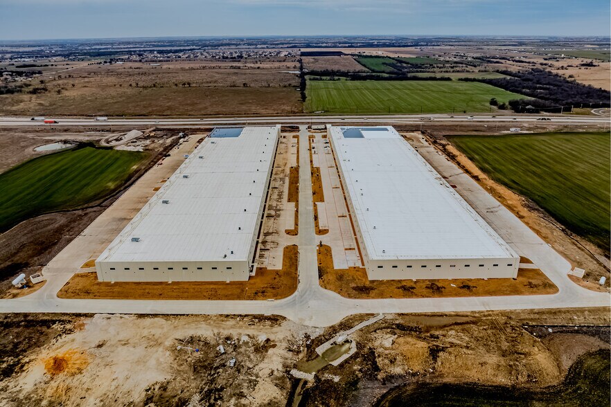 More Photos Of 6100 N Stemmons Fwy, Sanger Unknown For Lease