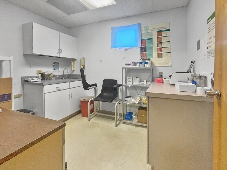 More Photos Of 608 N High St, Millville Medical For Sale