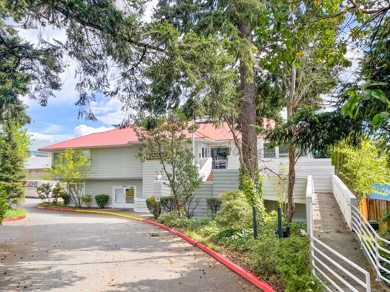 More Photos Of 13417 NE 20th St, Bellevue Office For Lease