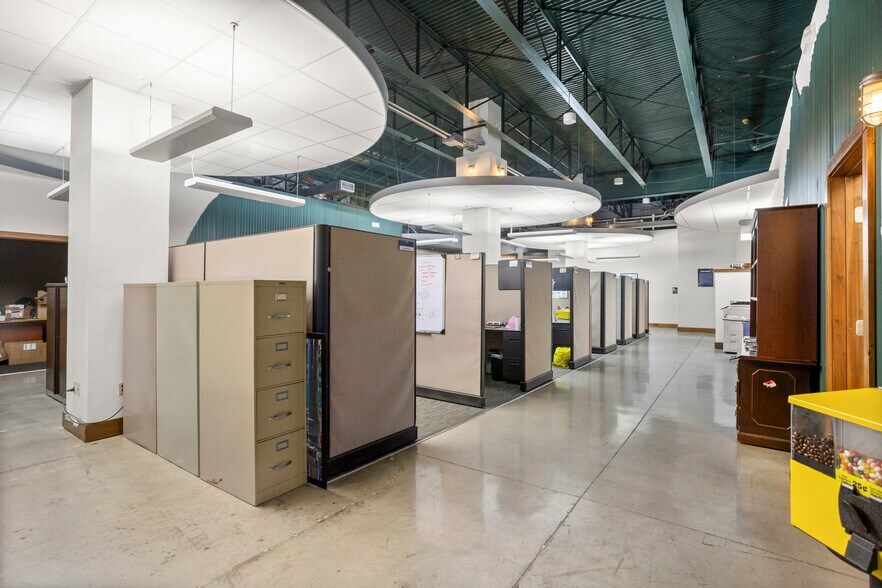 More Photos Of 3100 E Randol Mill Rd, Arlington Distribution For Sale