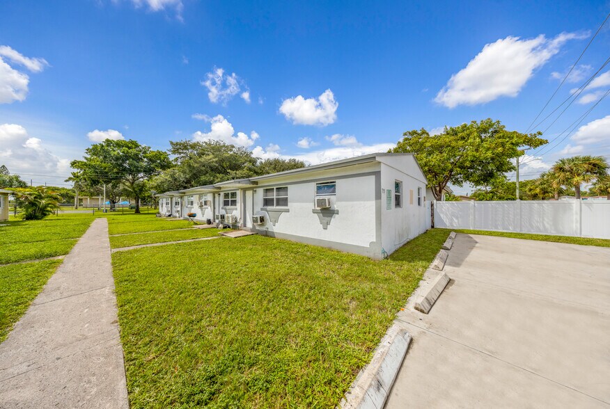 Primary Photo Of 711 SW 10th St, Dania Beach Apartments For Sale