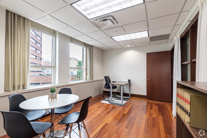 More Photos Of 1391 Main St, Springfield Office For Lease