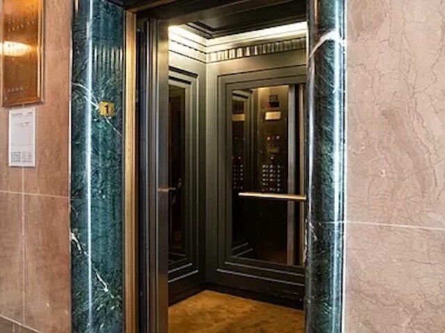 More Photos Of 6253 Hollywood Blvd, Los Angeles Loft Creative Space For Sale