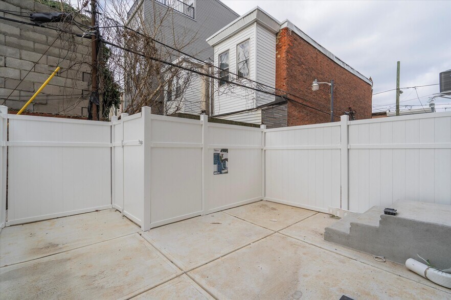More Photos Of 610 N Union St, Philadelphia Apartments For Sale